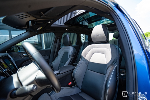  Volvo XC60 T8 390 CH R-DESIGN AWD RECHARGE GEARTRONIC 8