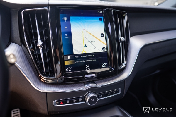 Volvo XC60 T8 390 CH R-DESIGN AWD RECHARGE GEARTRONIC 8
