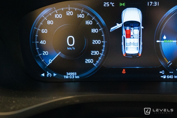  Volvo XC60 T8 390 CH R-DESIGN AWD RECHARGE GEARTRONIC 8