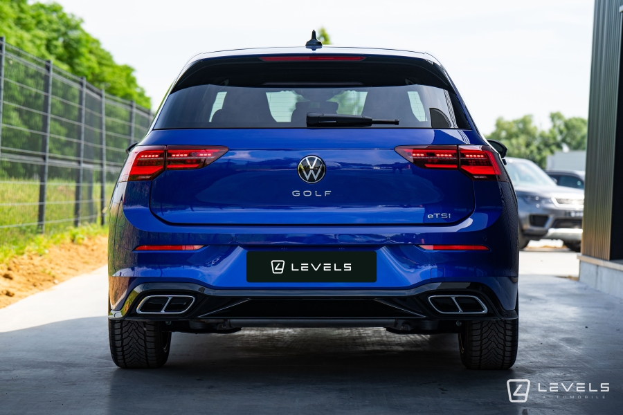 VW Golf VIII 1.5 eTSI R-Line DSG 2500 km pour 35850 CHF - acheter sur