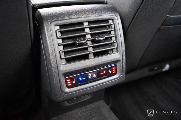 Volkswagen GOLF 8 1.5L eTSI 150 CH R-LINE DSG