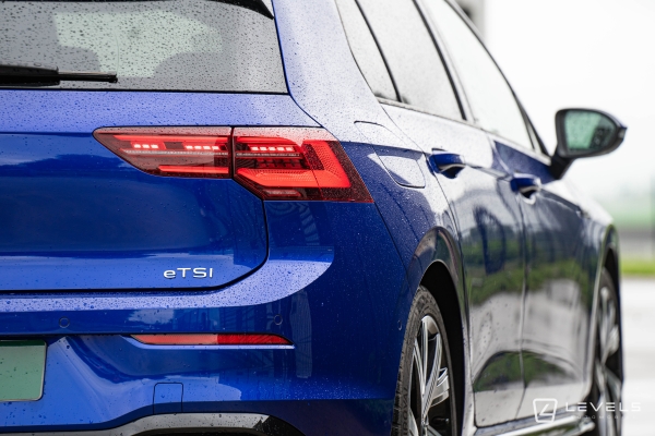 Volkswagen GOLF 8 1.5L eTSI 150 CH R-LINE DSG