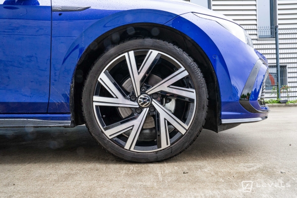Volkswagen GOLF 8 1.5L eTSI 150 CH R-LINE DSG