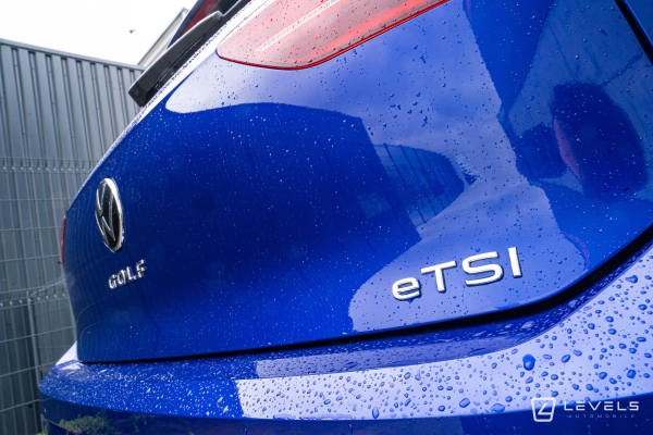 Volkswagen GOLF 8 1.5L eTSI 150 CH R-LINE DSG