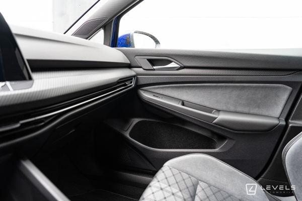 Volkswagen GOLF 8 1.5L eTSI 150 CH R-LINE DSG