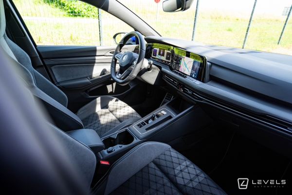  Volkswagen GOLF 8 1.5L eTSI 150 CH R-LINE DSG