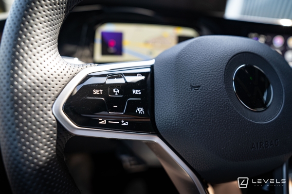  Volkswagen GOLF 8 1.5L eTSI 150 CH R-LINE DSG