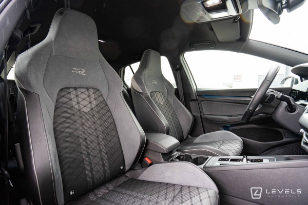 Volkswagen GOLF 8 1.5L eTSI 150 CH R-LINE DSG