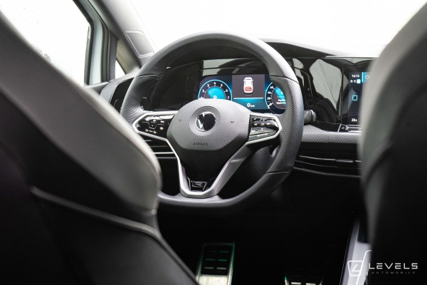 Volkswagen GOLF 8 1.5L eTSI 150 CH R-LINE DSG