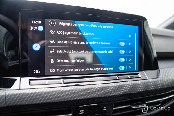 Volkswagen GOLF 8 1.5L eTSI 150 CH R-LINE DSG