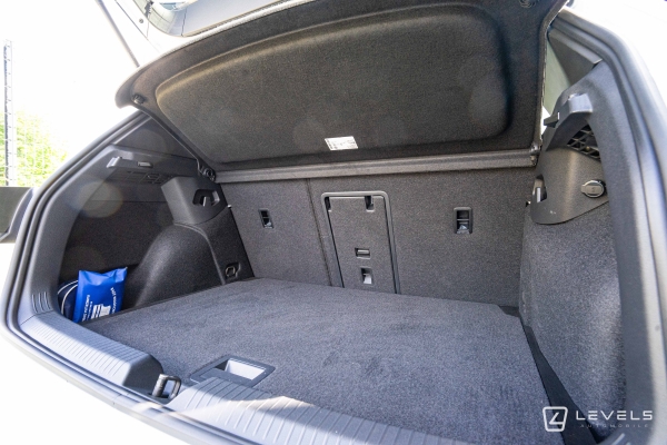  Volkswagen GOLF 8 1.5L eTSI 150 CH R-LINE DSG