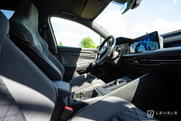  Volkswagen GOLF 8 1.5L eTSI 150 CH R-LINE DSG