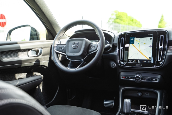  Volvo XC40 T5 262 ch HYBRIDE R-DESIGN Recharge DCT7