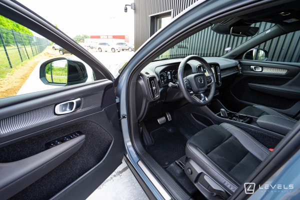  Volvo XC40 T5 262 ch HYBRIDE R-DESIGN Recharge DCT7