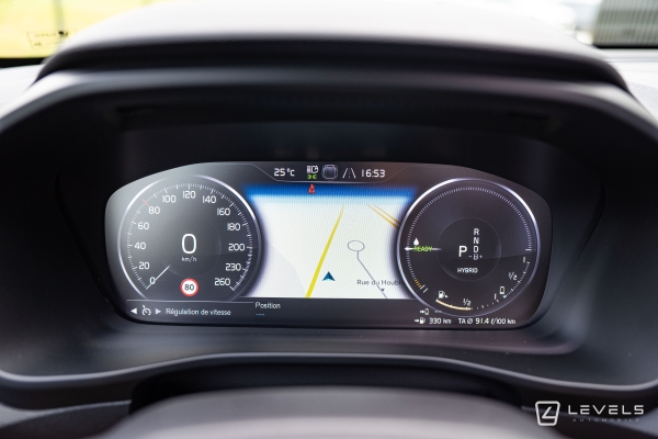  Volvo XC40 T5 262 ch HYBRIDE R-DESIGN Recharge DCT7