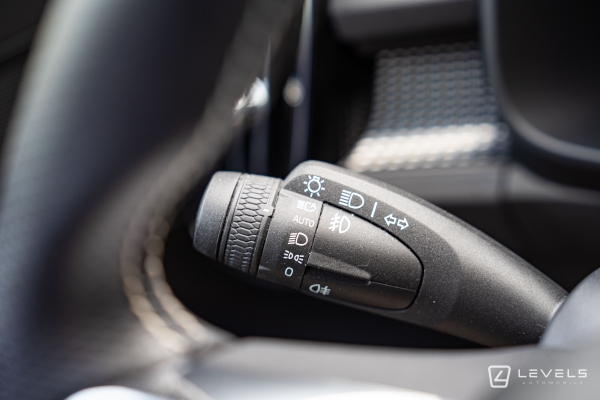  Volvo XC40 T5 262 ch HYBRIDE R-DESIGN Recharge DCT7