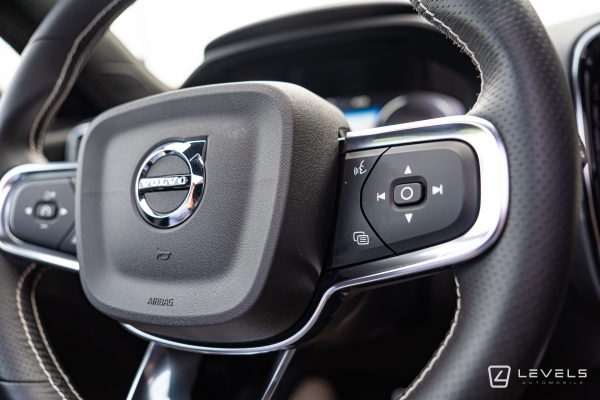  Volvo XC40 T5 262 ch HYBRIDE R-DESIGN Recharge DCT7