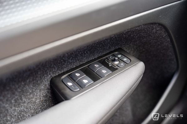  Volvo XC40 T5 262 ch HYBRIDE R-DESIGN Recharge DCT7