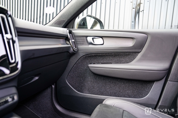  Volvo XC40 T5 262 ch HYBRIDE R-DESIGN Recharge DCT7
