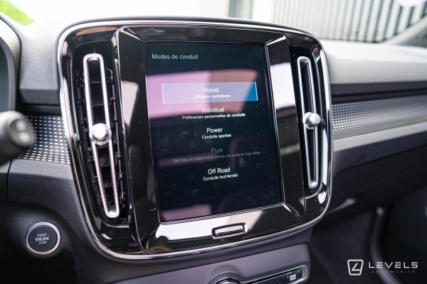  Volvo XC40 T5 262 ch HYBRIDE R-DESIGN Recharge DCT7