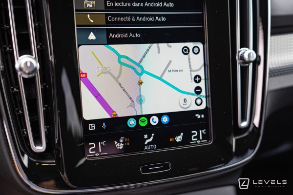  Volvo XC40 T5 262 ch HYBRIDE R-DESIGN Recharge DCT7