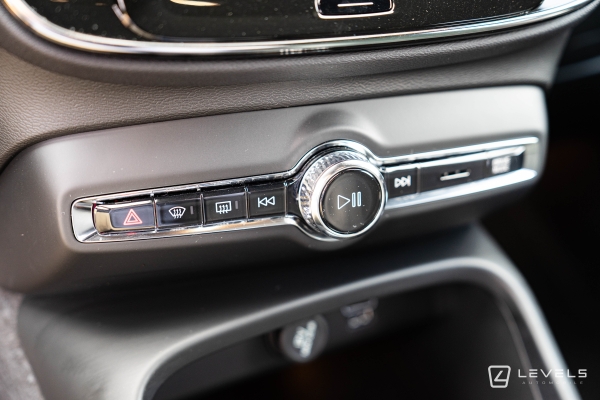  Volvo XC40 T5 262 ch HYBRIDE R-DESIGN Recharge DCT7