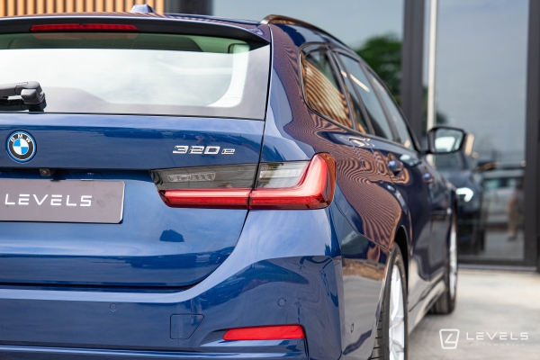 BMW SERIE 3 TOURING 320E 204CH Hybride Business Design BVA8