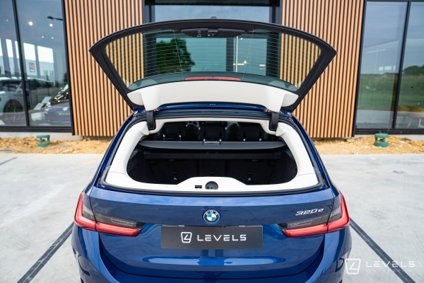 BMW SERIE 3 TOURING 320E 204CH Hybride Business Design BVA8