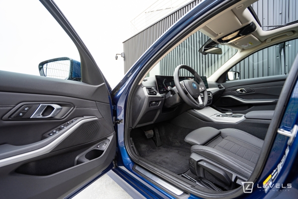 BMW SERIE 3 TOURING 320E 204CH Hybride Business Design BVA8
