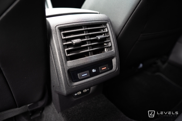  Volkswagen GOLF 8 1.5L eTSI 150 CH R-LINE DSG