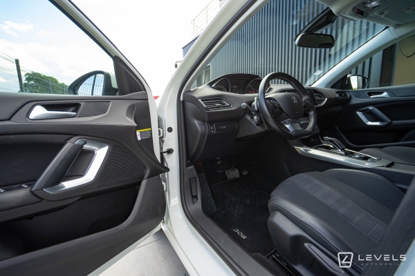 Peugeot 308 1.2 Puretech 130 Ch S&S ALLURE EAT8