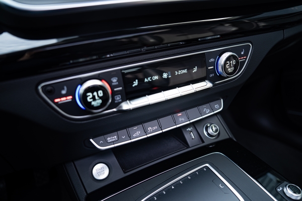 Audi Q5 E-TRON 55 TFSI 367CH QUATTRO S-TRONIC S LINE
