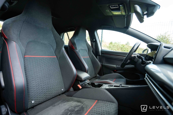  Volkswagen GOLF VIII GTI CLUBSPORT 300ch DSG7