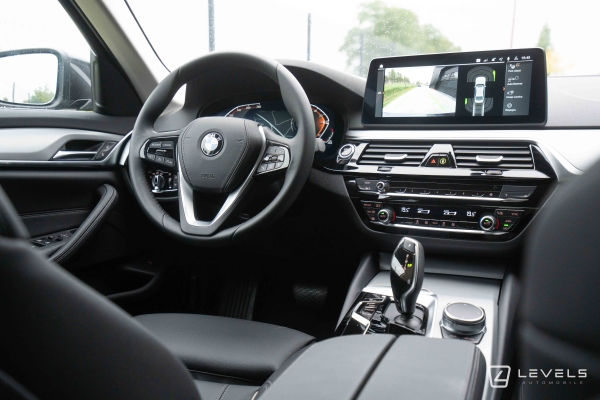 BMW SERIE 5 518D 150CH Business Design BVA8