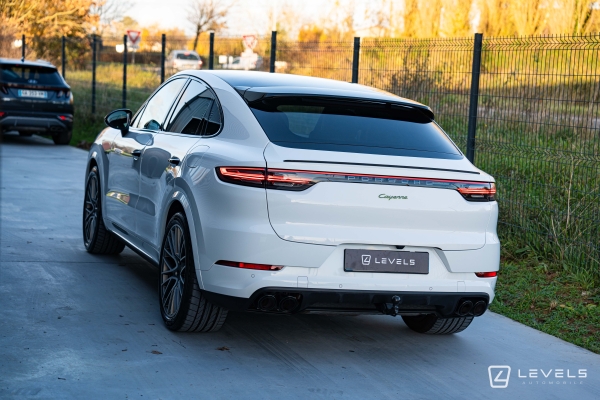 Porsche Cayenne Coupé 3.0 V6 E-Hybrid Platinum Edition