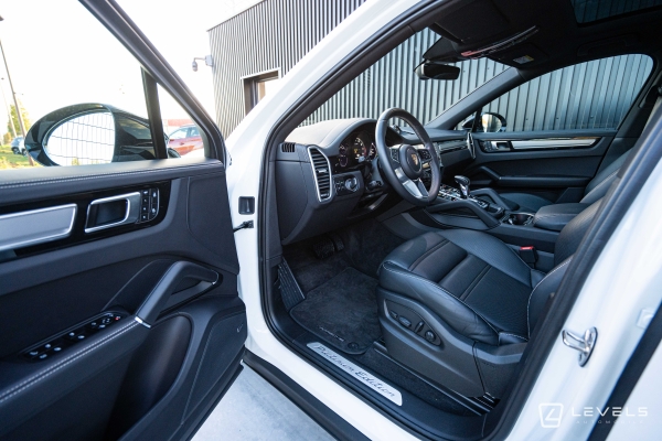 Porsche Cayenne Coupé 3.0 V6 E-Hybrid Platinum Edition