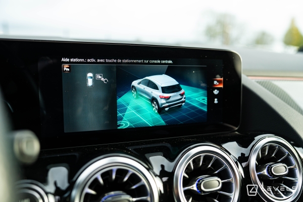 Mercedes GLA 250E AMG LINE 8G-DCT
