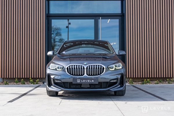 BMW SERIE 1 118i 136 ch M SPORT DKG7