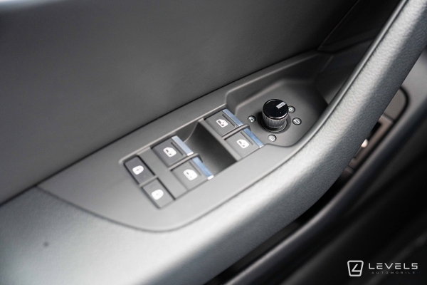 Audi A6 Avant 40TFSI 204 ch S-Line S-tronic 7