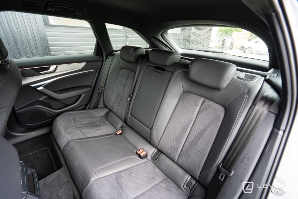 Audi A6 Avant 40TFSI 204 ch S-Line S-tronic 7