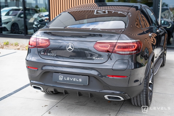 Mercedes GLC COUPE 300E AMG LINE 211 ch + 122 ch 4MATIC  9G-Tronic