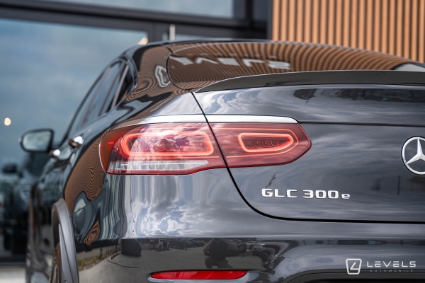 Mercedes GLC COUPE 300E AMG LINE 211 ch + 122 ch 4MATIC  9G-Tronic