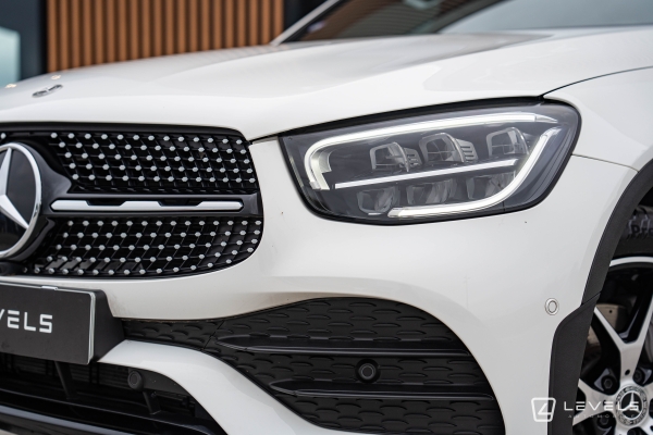 Mercedes GLC COUPE 300E AMG LINE 211 ch + 122 ch 4MATIC  9G-Tronic