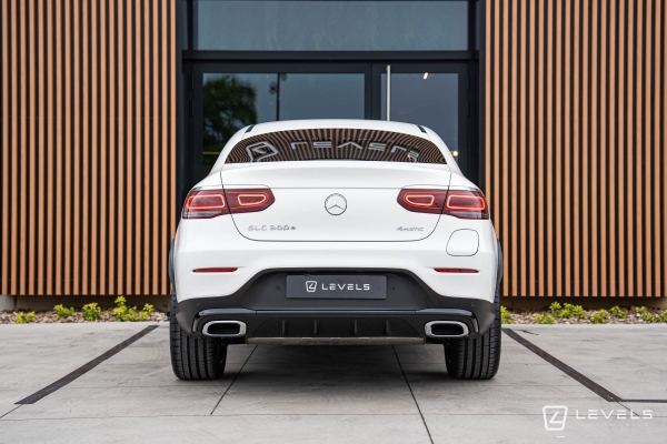 Mercedes GLC COUPE 300E AMG LINE 211 ch + 122 ch 4MATIC  9G-Tronic