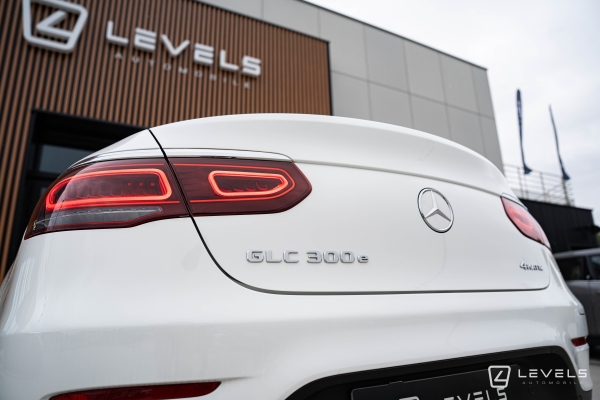 Mercedes GLC COUPE 300E AMG LINE 211 ch + 122 ch 4MATIC  9G-Tronic