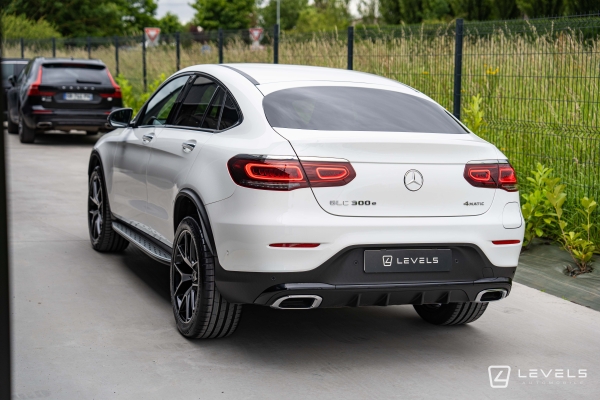 Mercedes GLC COUPE 300E AMG LINE 211 ch + 122 ch 4MATIC  9G-Tronic