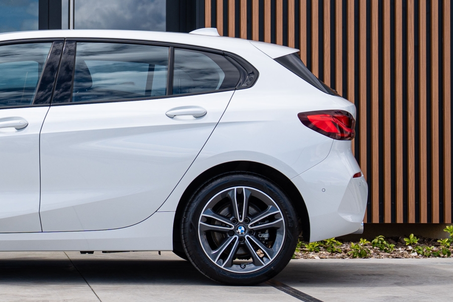 BMW SERIE 1 118d Edition Sport 150 CH DKG7