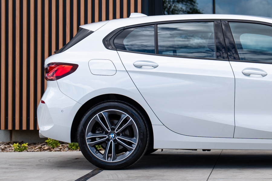 BMW SERIE 1 118d Edition Sport 150 CH DKG7