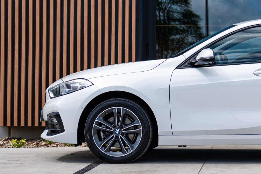 BMW SERIE 1 118d Edition Sport 150 CH DKG7