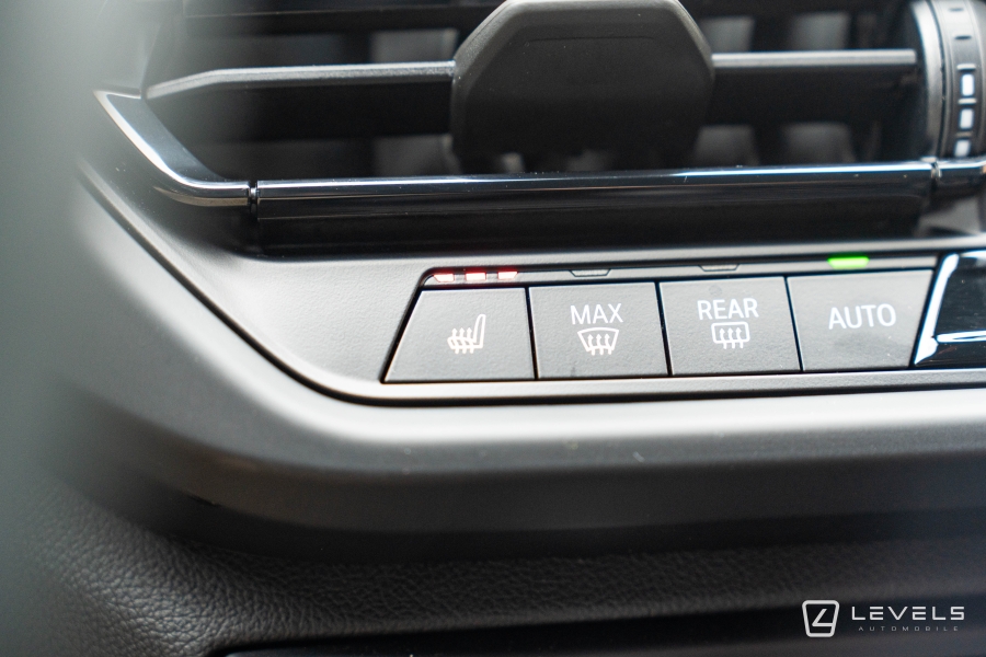 BMW SERIE 1 118i 136 ch M SPORT DKG7